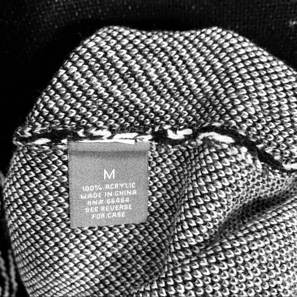 NWT Roz & Ali Black Grey V Neck Dress M - Picture 4 of 5